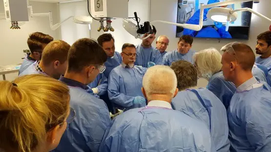 CMC_CEM_Ogolnopolski-Kurs-Zaawansowany-Chirurgii-Przodostopia-555x313 Specjaliści z CMC instruktorami na Ogólnopolskim Kursie chirurgii przodostopia