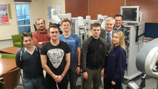 Robot Da Vinci Si  Warsztaty Dla Studentow PW Carolina Medical Center HIFU CLINIC Centrum Leczenia Raka Prostaty 1 555x313 1