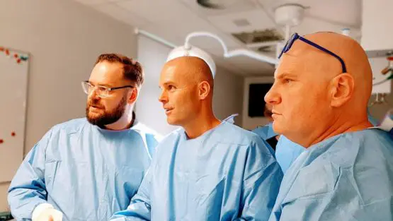 Zaawansowane Techniki Artroskopii Kolana – Rekonstrukcja PCL MPFL Dr Lukasz Luboinski CEM 01.2020 555x313 1