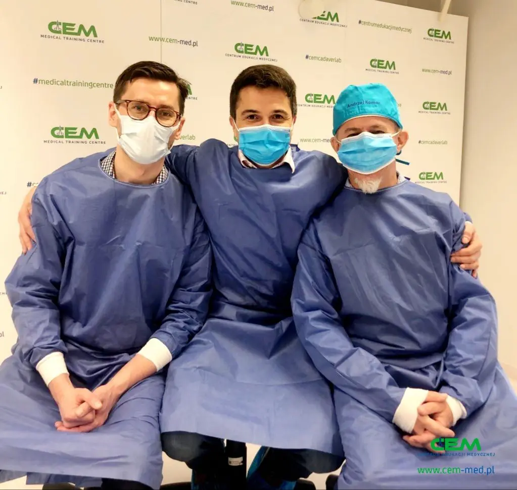 Dr N. Med. Tomasz Kowalski Kurs Endoprotezoplastyka Barku CEM 10.04.2021 1