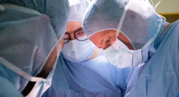 Czym jest endoprotezoplastyka stawu biodrowego?