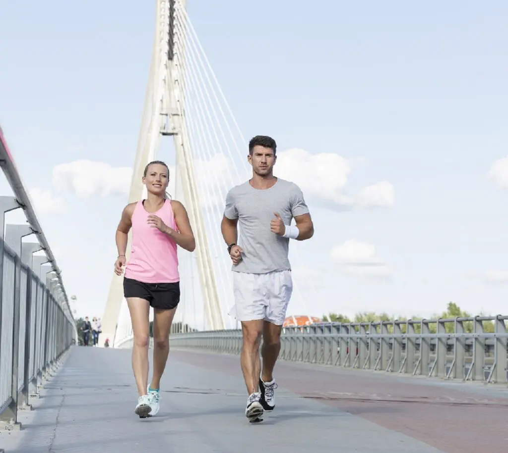 Poradnik dla biegaczy_Carolina Medical Center Przygotuj się do sezonu biegowego z Carolina Medical Center