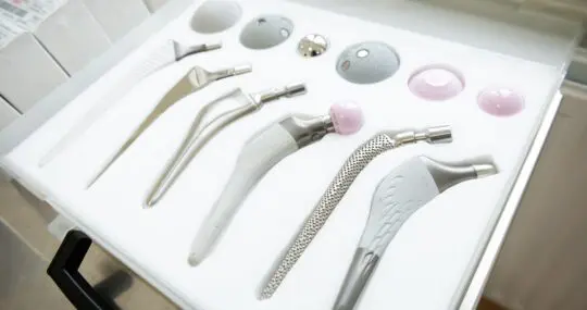 Zabiegi przez dziurkę od klucza