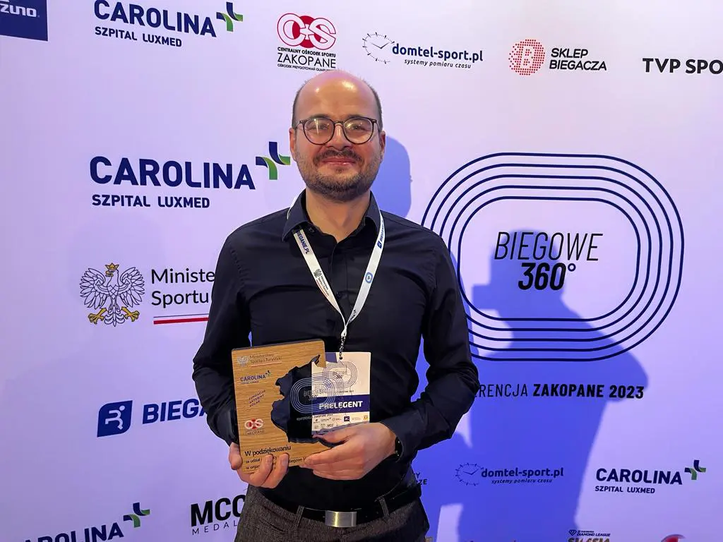 Lek. Mateusz Janik_Biegowe 360 stopni Mateusz Janik był wykładowcą w konferencji Biegowe 360 stopni w Zakopanem.