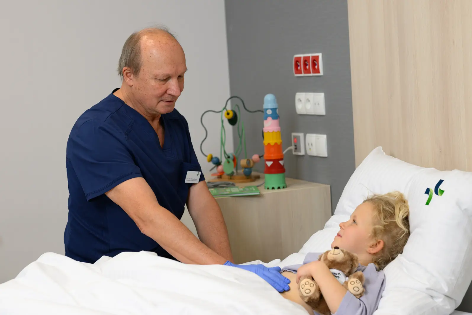 Jak wygląda leczenie przepukliny pępkowej_Szpital Carolina Przepuklina pępkowa – co warto o niej wiedzieć?