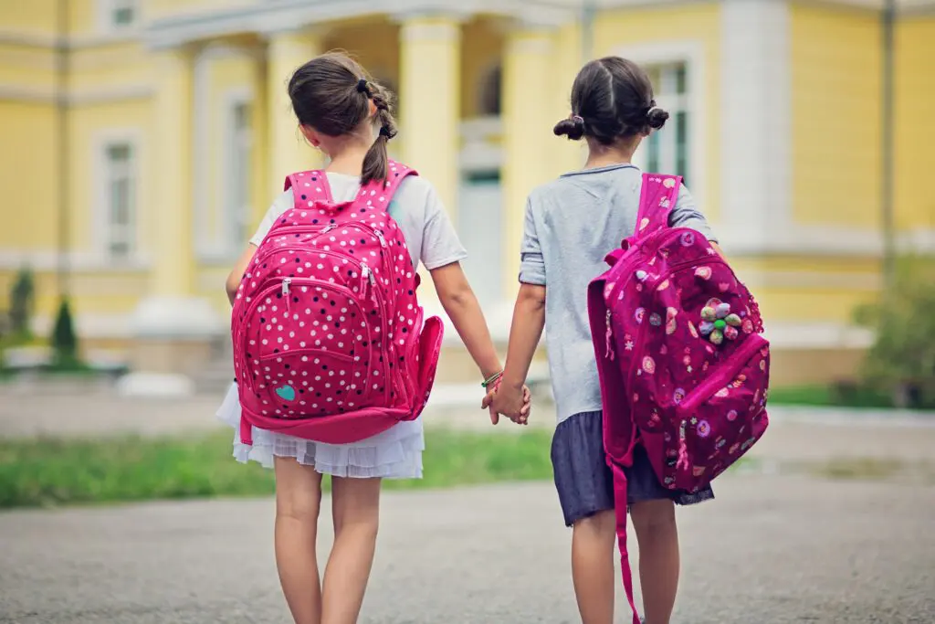 Kręgosłup dziecka i „ciężki powrót do szkoły!”