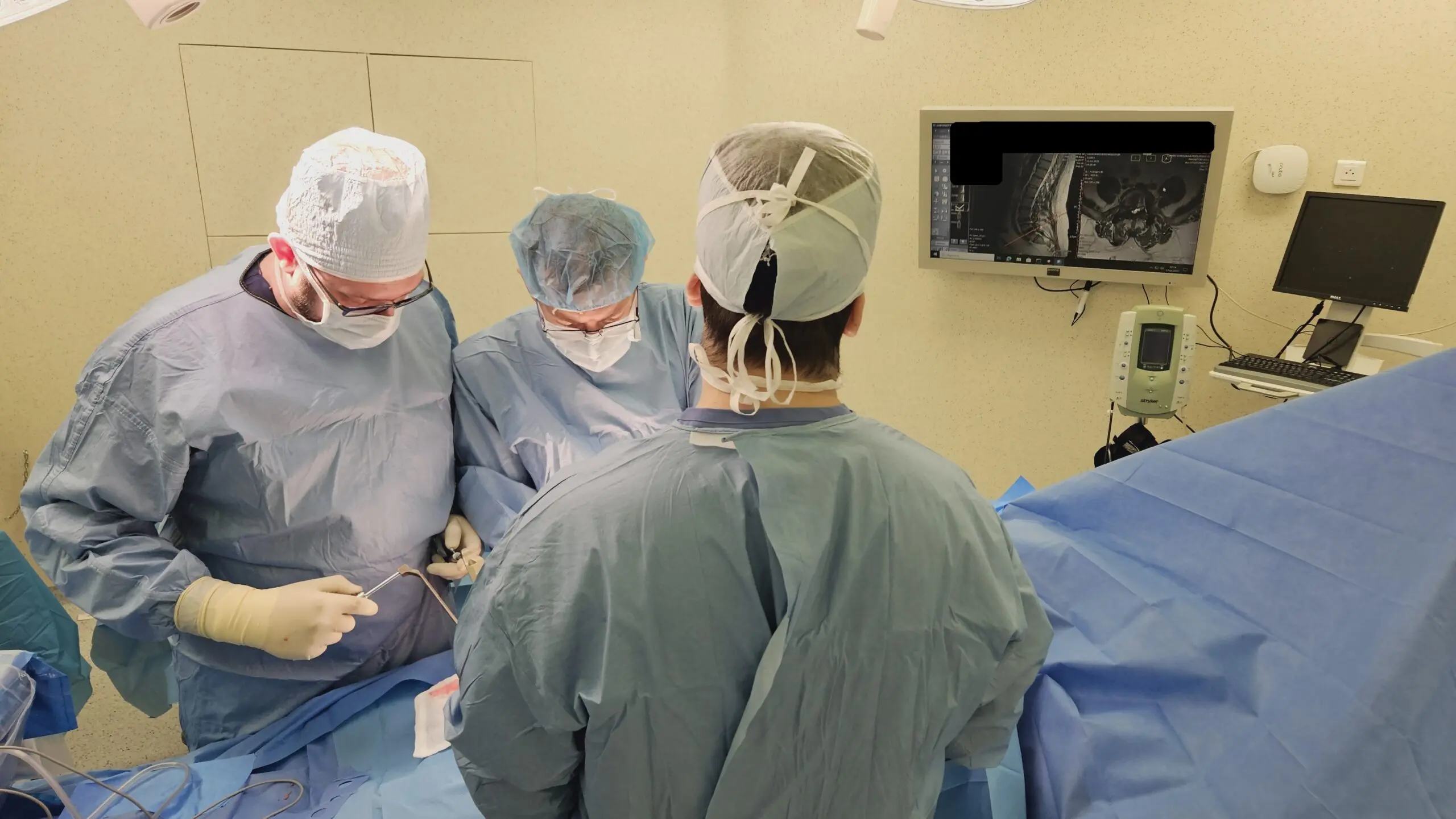 Z serii klinika do zadań specjalnych: Trzyetapowa operacja rewizyjna kręgosłupa L5-S1