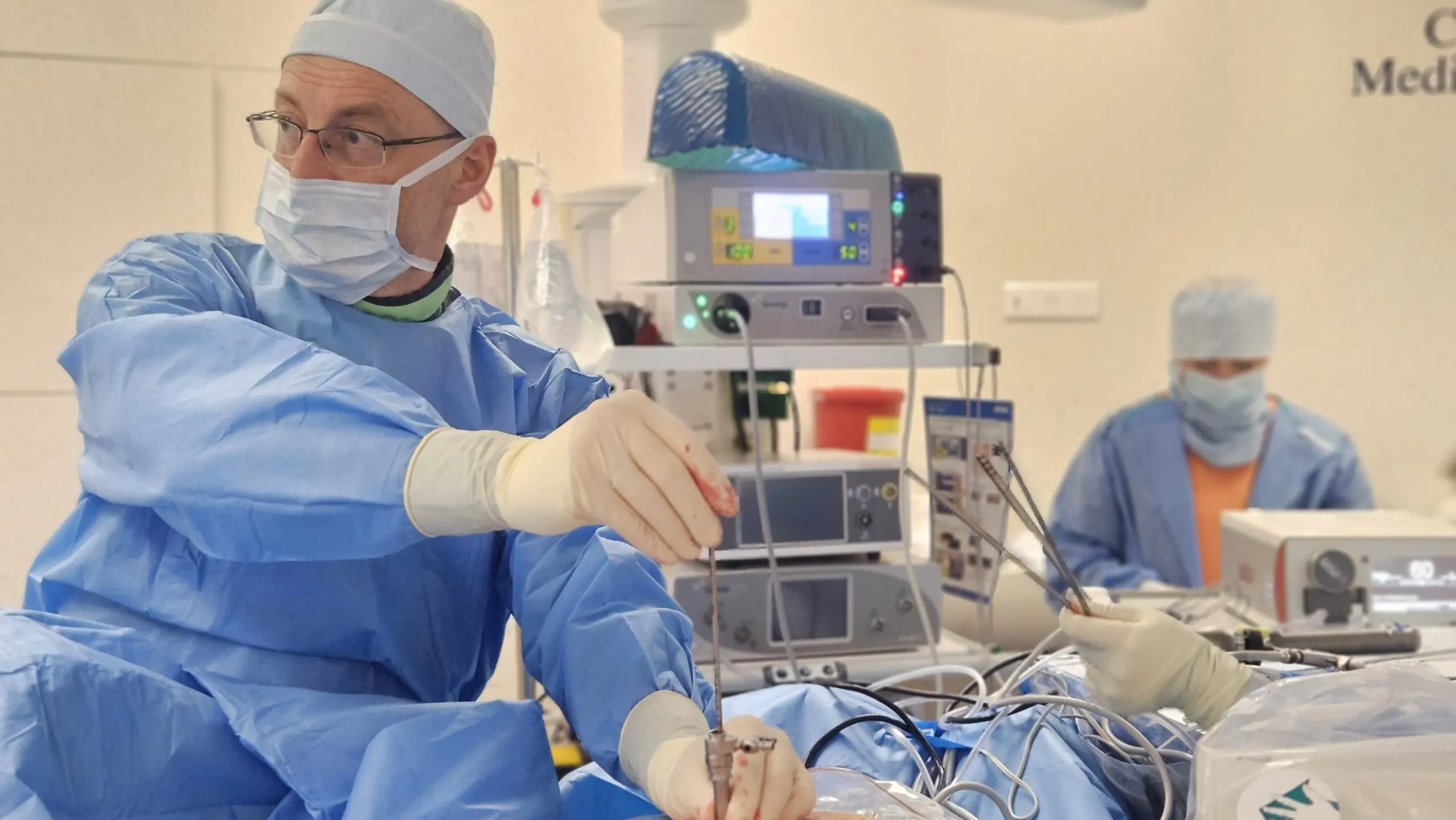 Z serii klinika do zadań specjalnych: Trzyetapowa operacja rewizyjna kręgosłupa L5-S1