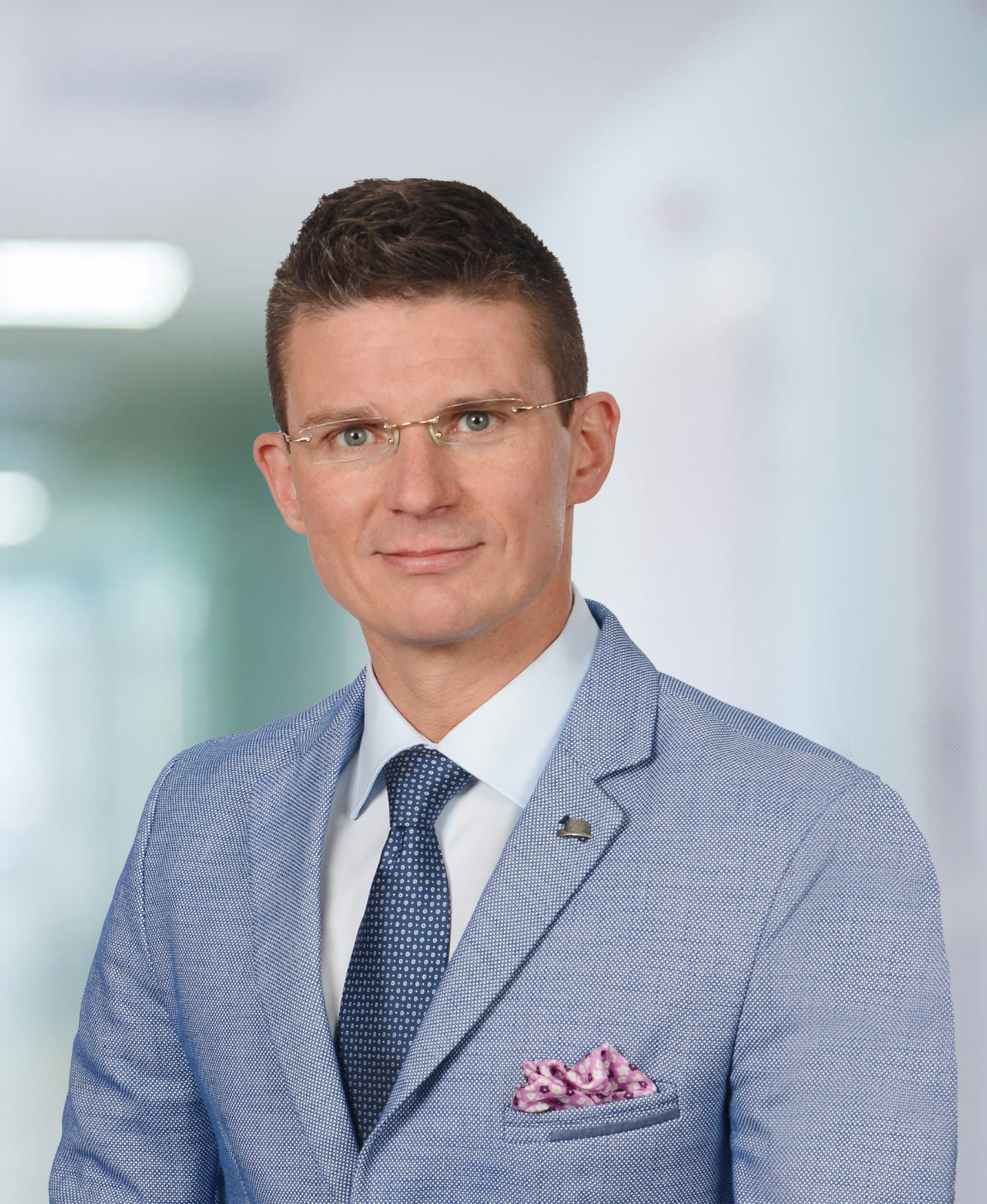 W Carolina Medical Center w Gdańsku przyjmuje dr n. med. Dawid Mrozik - chirurg ręki.