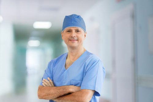 dr-n.-med.-Jacek-Laskowski_ortopeda_poziom_Carolina-Medical-Center-Warszawa-500x334