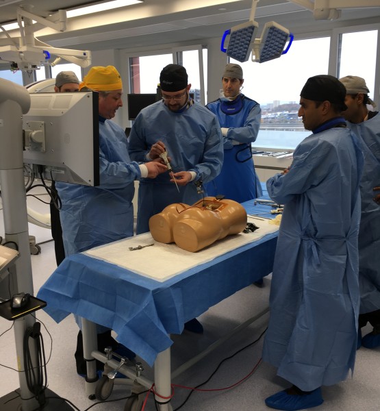 Leczenie-deformacji-kręgosłupa_kurs_Jurij-Kseniuk_Carolina_Medical_Center